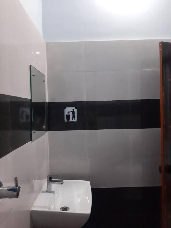 Madaparambil Residency Alwaye エクステリア 写真